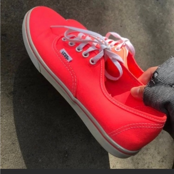 EUC Vans canvas skates shoes sneakaers size 6.5 (37) - Picture 3 of 6